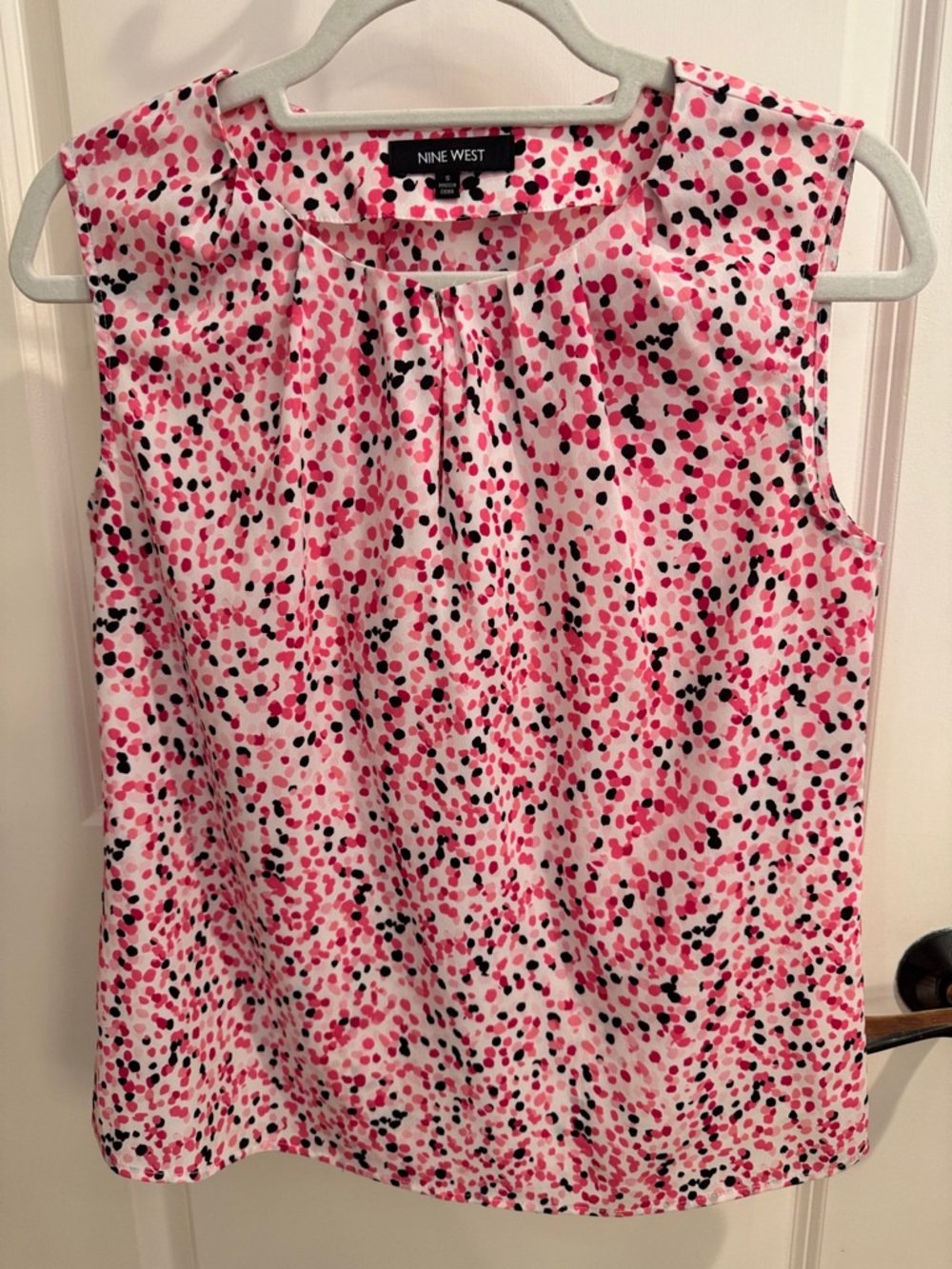 Nine West top with split neck size Small